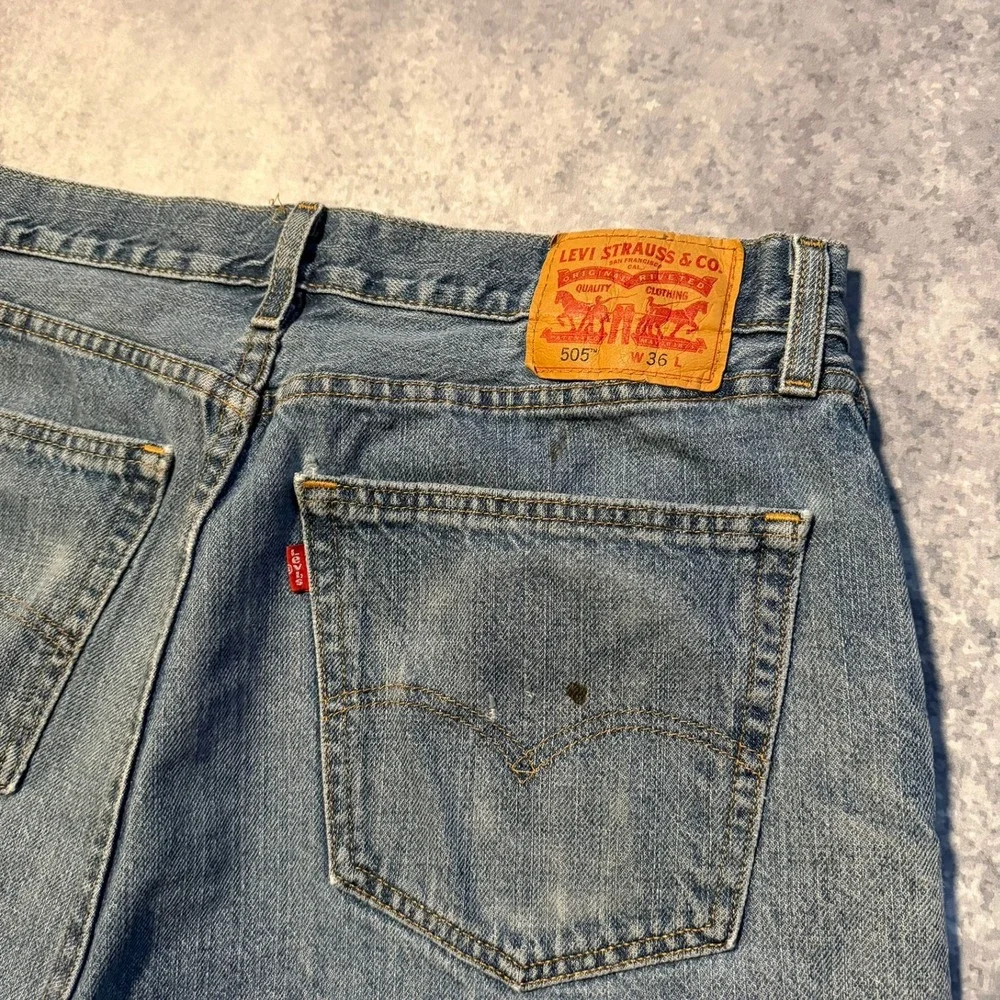 Levis‎ 505 Mens Distressed Denim Jean Shorts Blue Size 36 Regular Fit Jorts